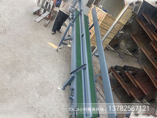 移動皮帶機(jī)選擇什么樣的張緊裝置好用！